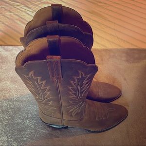 BRAND NEW‼️ Women’s Ariat Cowboy boots. Size 8